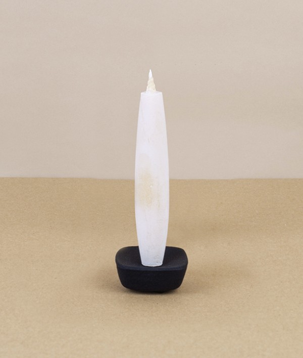 Tohaku Sumac Wax Candles, Medium, Set of 2