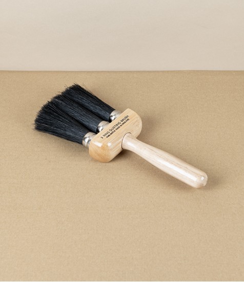 English Hog Bristle Three-Ring Dusting Brush