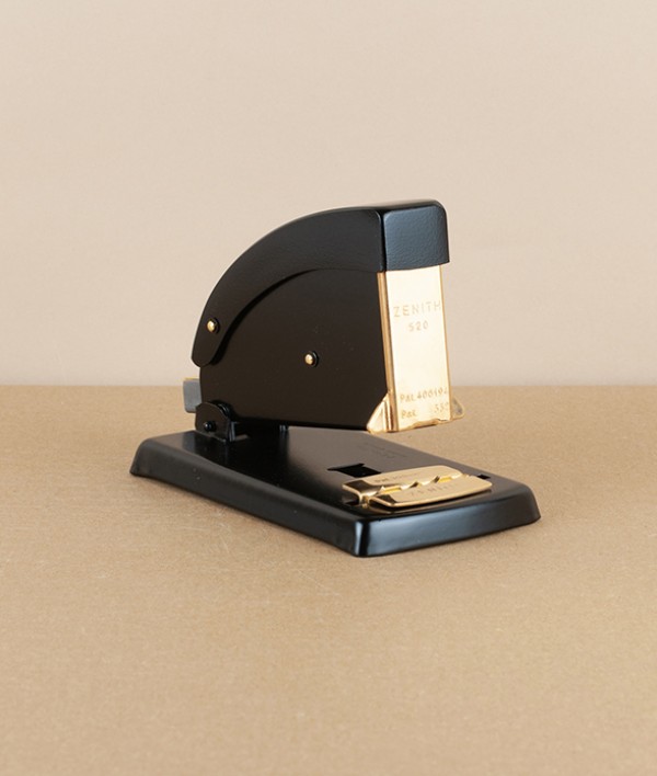 Zenith 520/E Desktop Stapler, Black & Gold