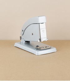 Zenith 520/E Italian Desktop Stapler, Silver