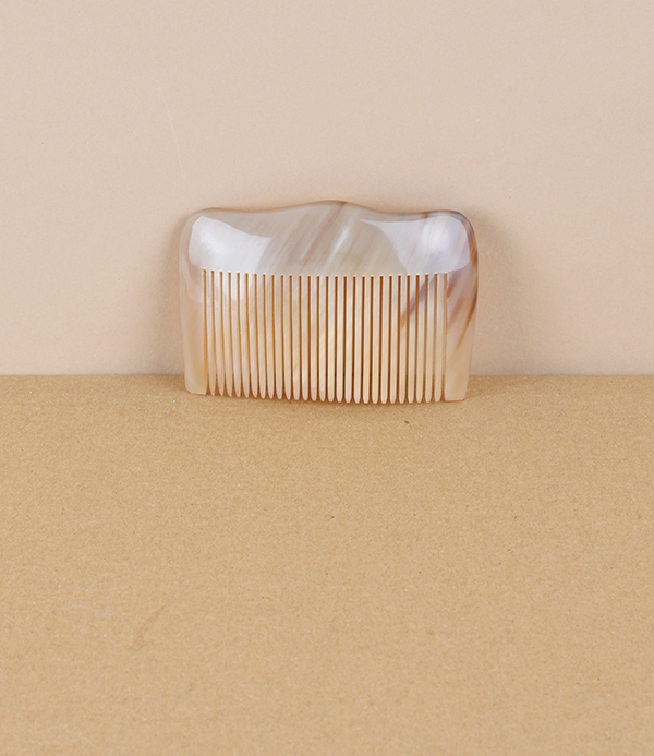 Hand Made Ox Horn Hair Grip, Fine Toothed