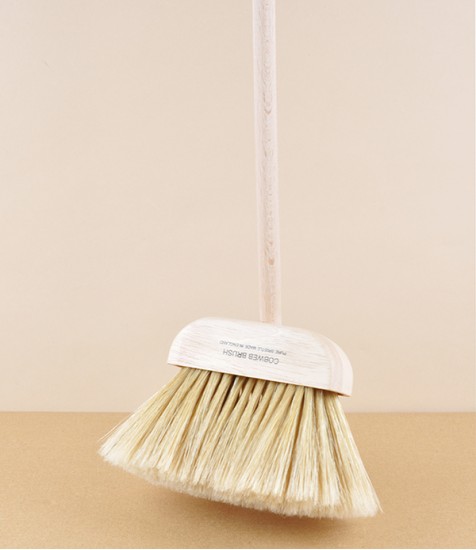 Cobweb broom, natural bristle, English