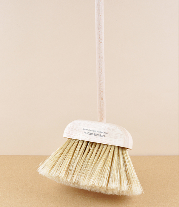 Cobweb broom, natural bristle, English