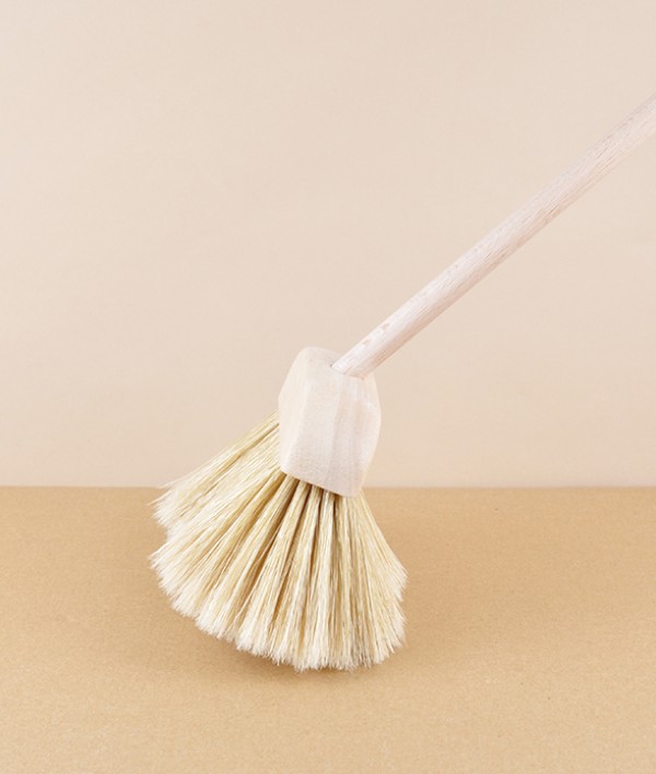 Cobweb broom, natural bristle, English