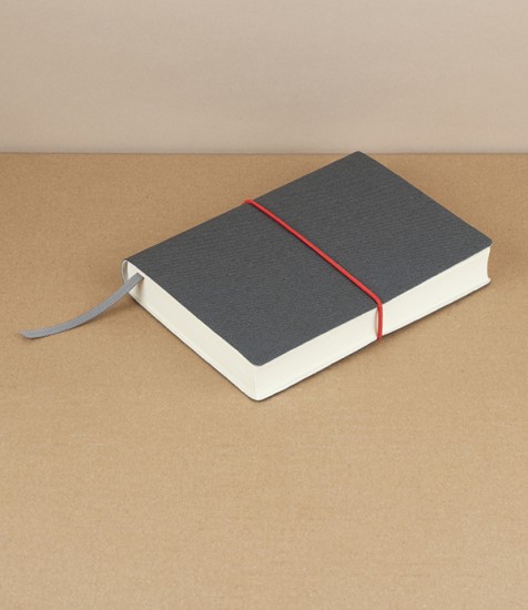 Italian Daily Academic Diary with Elastic, Slate