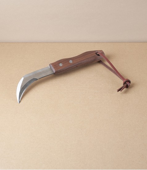 Japanese Twice-Serrated Weeding Sickle, Walnut