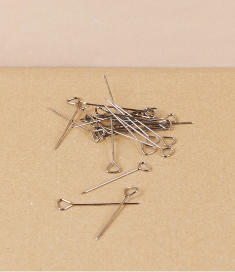 Triangular headed quilting pins, large