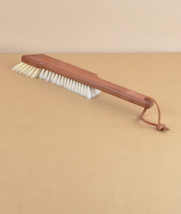 Book brush, pear wood & goat hair
