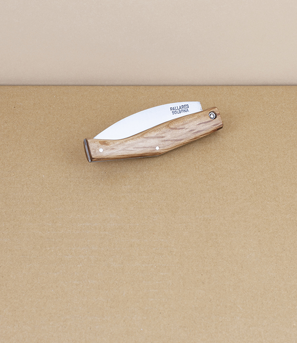 Pallares Busa Folding Knife, Holm Oak, Carbon