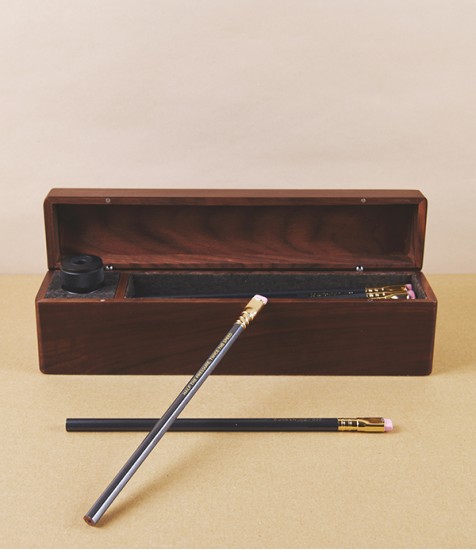 Blackwing 602 Walnut Storage Box & Sharpener Set