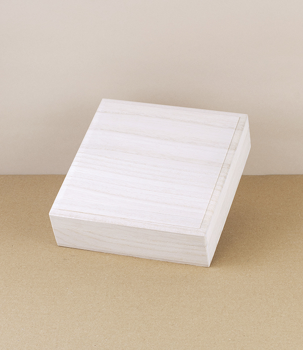 Tohaku Sumac Wax Candles, Set of 7 Candles and Stand