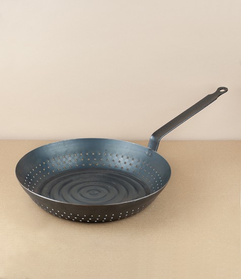 Chestnut pan for hobs, carbon steel