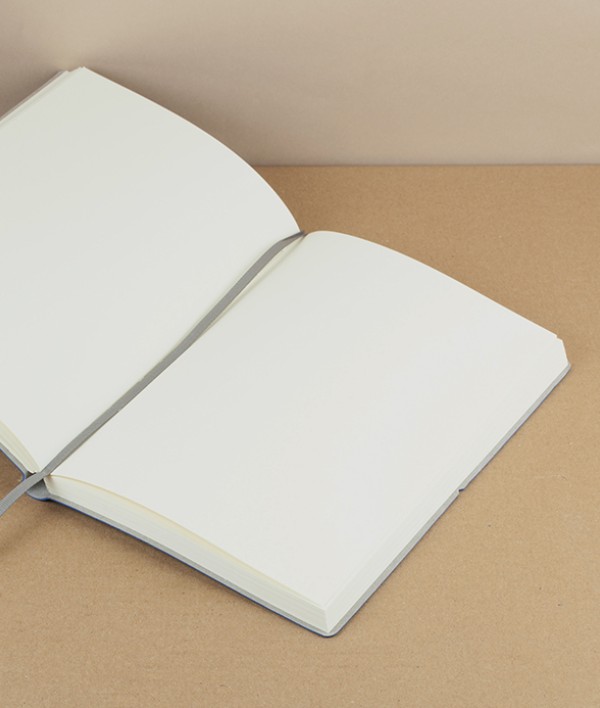 Italian notebook with elastic, A5, Plain, Blue