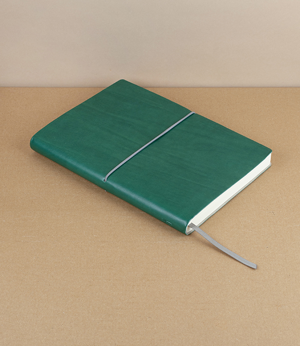 Italian notebook with elastic, A5, Lined and Numbered, Green