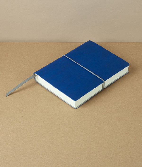 Italian Daily Diary with Elastic, 2025, B6, Blue