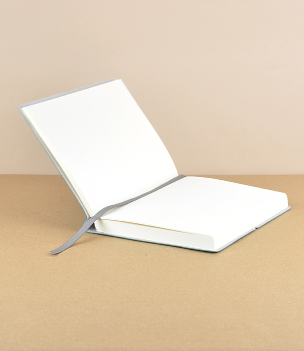 Italian notebook with elastic, A5, Lined and Numbered, Green