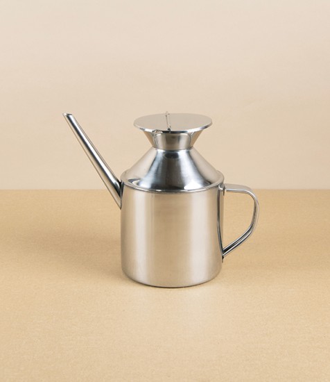 Classic Spanish Stainless Steel Oil Pourer with Lid, 0.7l