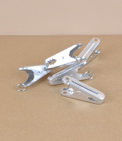 Japanese aluminium cloth grips