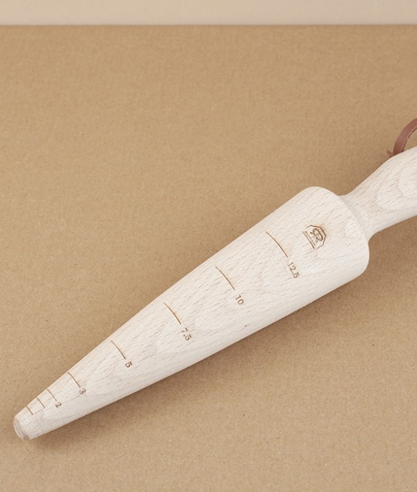 Garden dibber, untreated beech wood