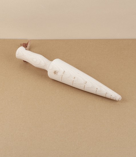 Garden dibber, untreated beech wood