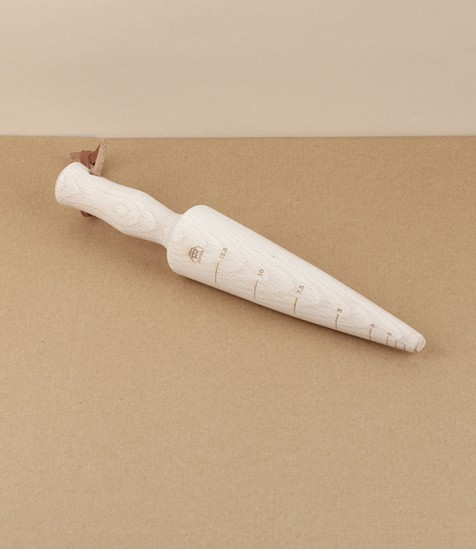 Garden dibber, untreated beech wood