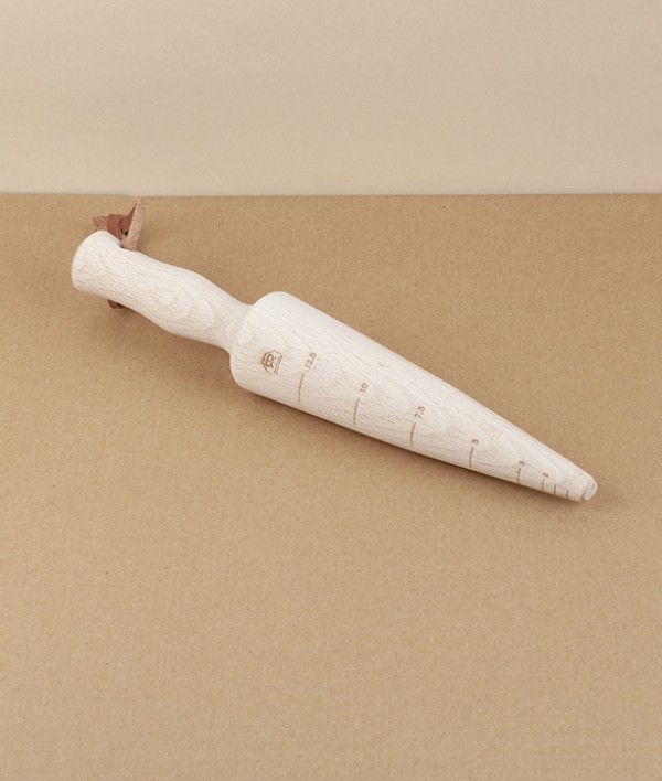 Garden dibber, untreated beech wood