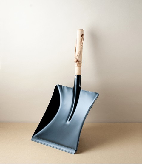 Wood Handled Dustpan, Black