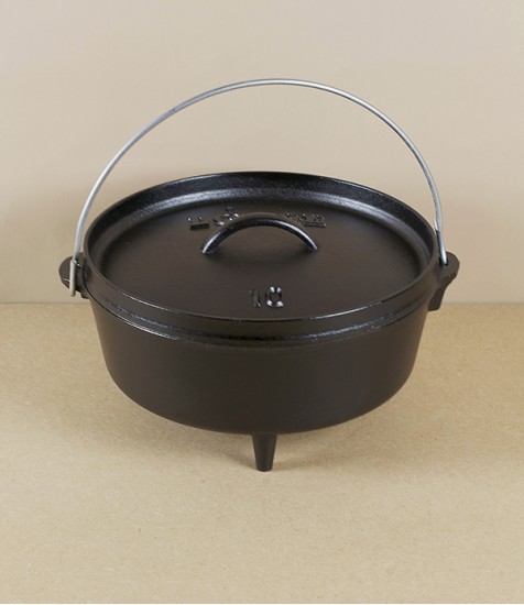 Lodge USA Dutch oven, four quart