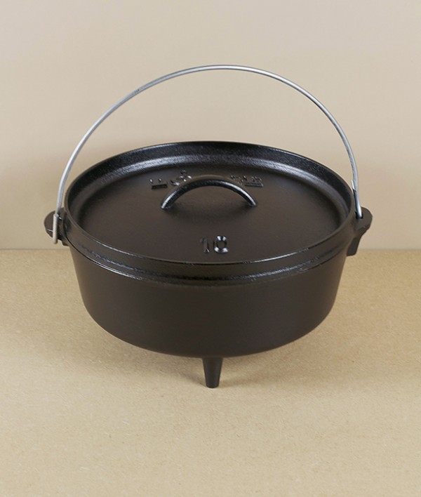 Lodge USA Dutch oven, four quart