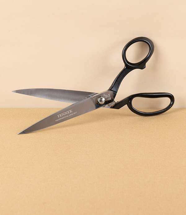 Fennek Italian Double Point Tailor’s Shears, Black Bows, 10.5”