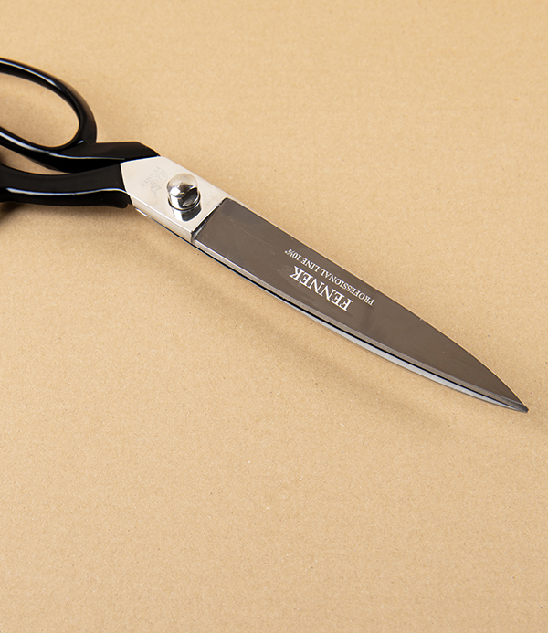 Fennek Italian Double Point Tailor’s Shears, Black Bows, 10.5”