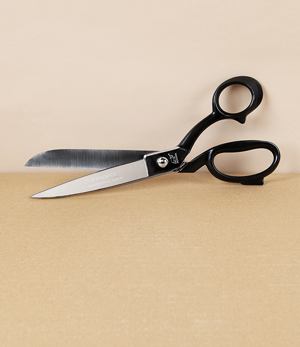 Fennek Italian Tailor’s Shears, Black Bows, 10”