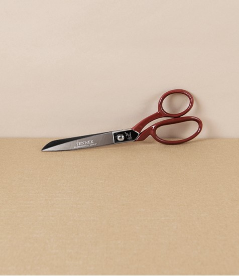 Fennek Italian ‘Wiss’ Dressmaker’s Shears, Red Bows, 8”