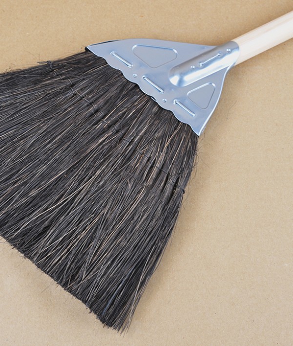 Japanese fern fibre sweeping brush