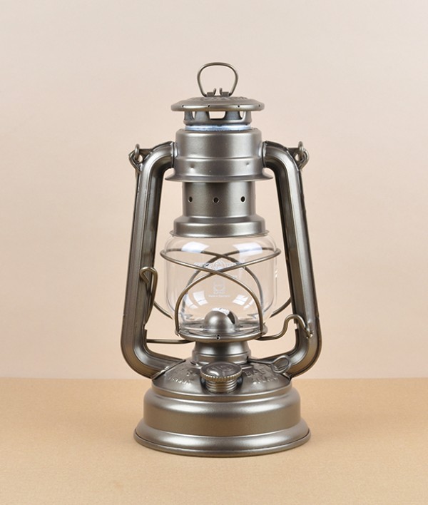 Feuerhand 276 storm lantern, Bronze