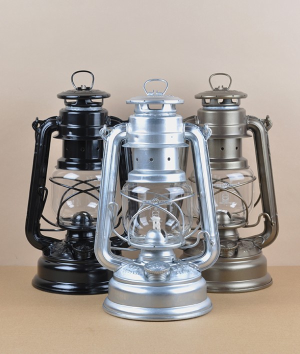 Feuerhand 276 storm lantern, Jet Black