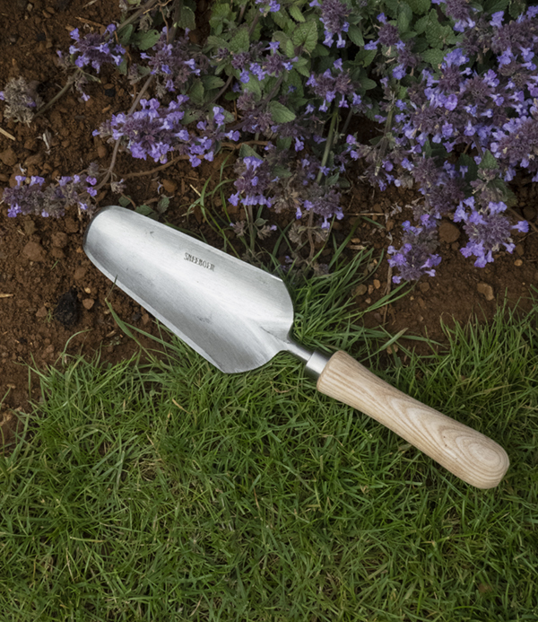 Sneeboer Hand-Forged Flowerbed Trowel