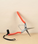 Japanese Garden Snips with Easy Grip Handles & Wrist Strap
