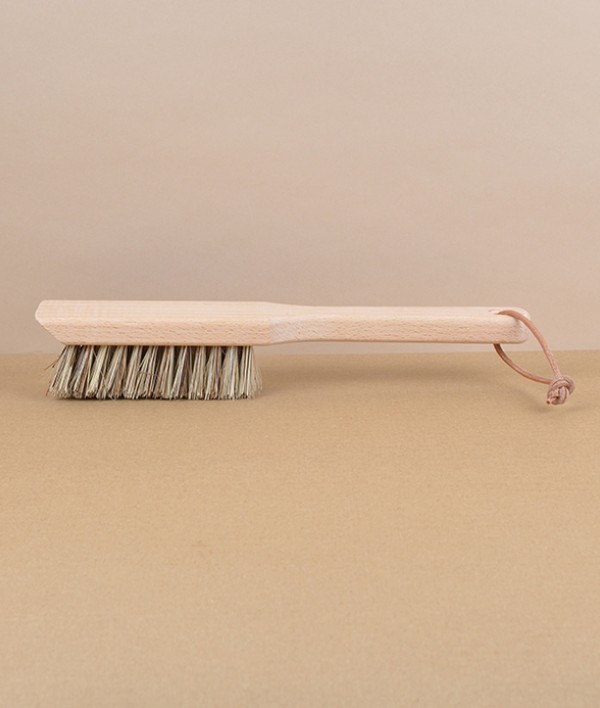 Garden tool cleaning brush