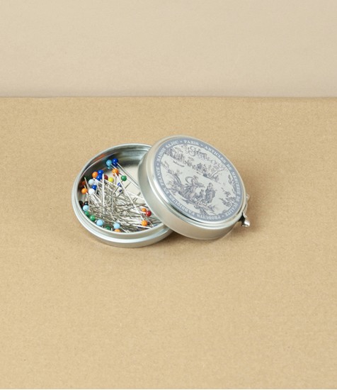 Sajou 'Toile de Jouy' Tin of 60 Glass Headed Sewing Pins