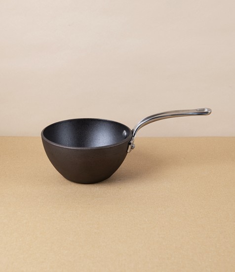 English Seasoned Carbon Steel Melting Pot