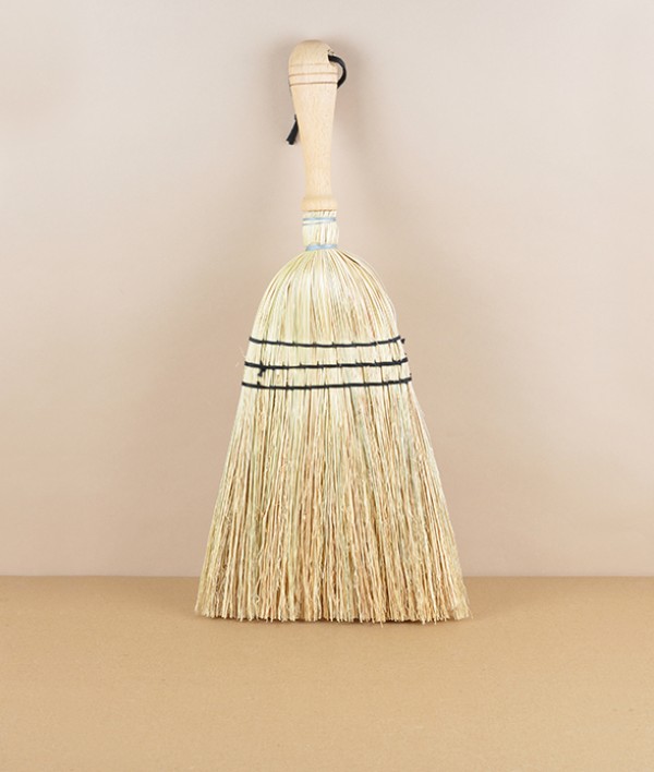 Rice straw hand brush with wooden handle