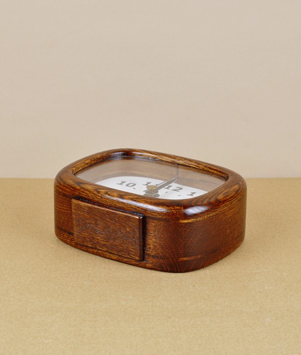 Ibazen Urushi lacquered Sakura desk clock