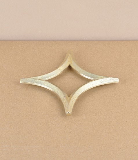 I-Hada Sand Cast brass trivet, Hoshi / Star