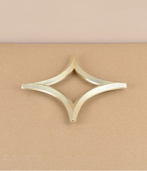 I-Hada Sand Cast brass trivet, Hoshi / Star