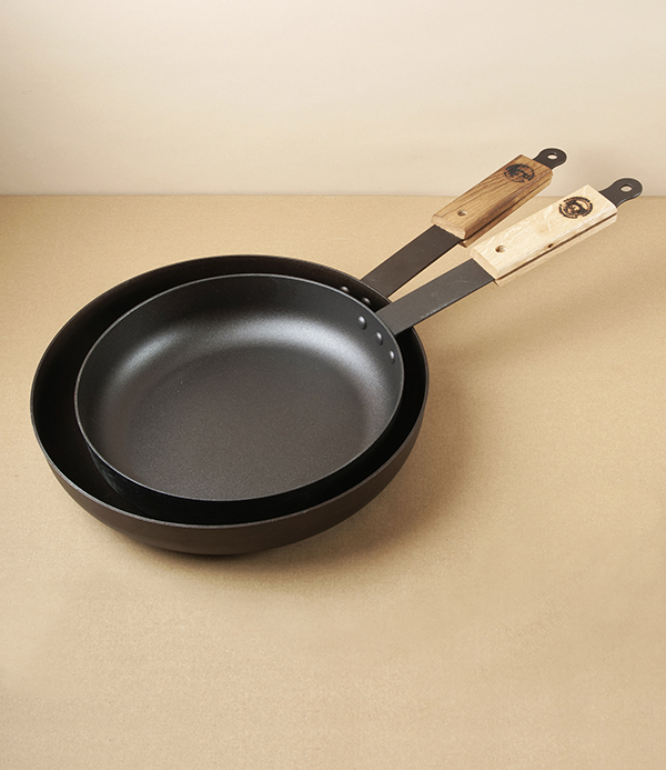 English Spun Iron Chef's Pan with British Oak Handle, 11"