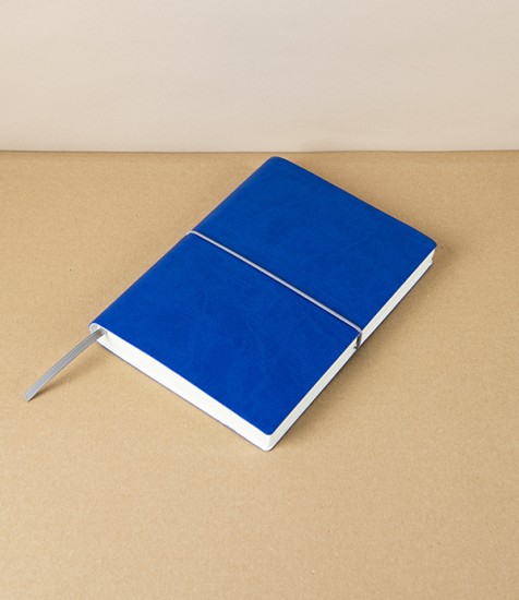 Italian 2027 Daily Diary with Elastic, A5, Blue