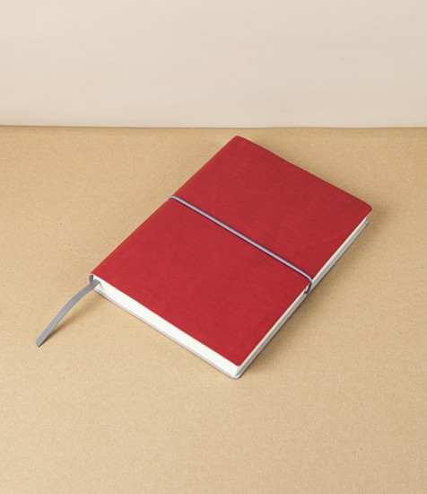Italian Daily Diary with Elastic, 2026, A5, Red