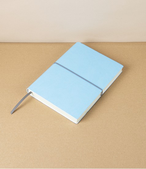 Italian Daily Diary with Elastic, 2026, A5, Light Blue