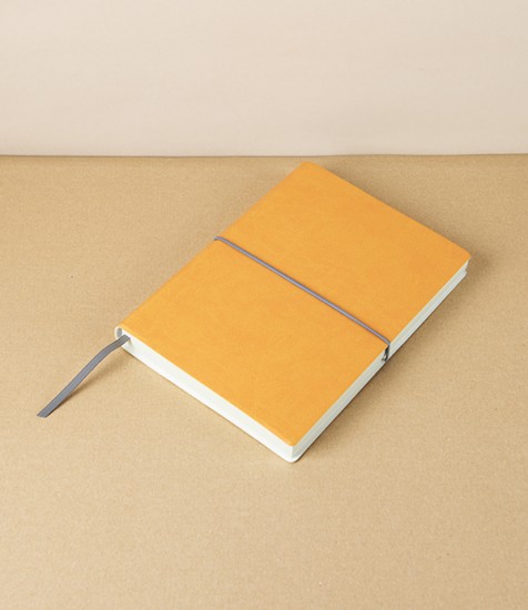 Italian 2027 Daily Diary with Elastic, A5, Yellow